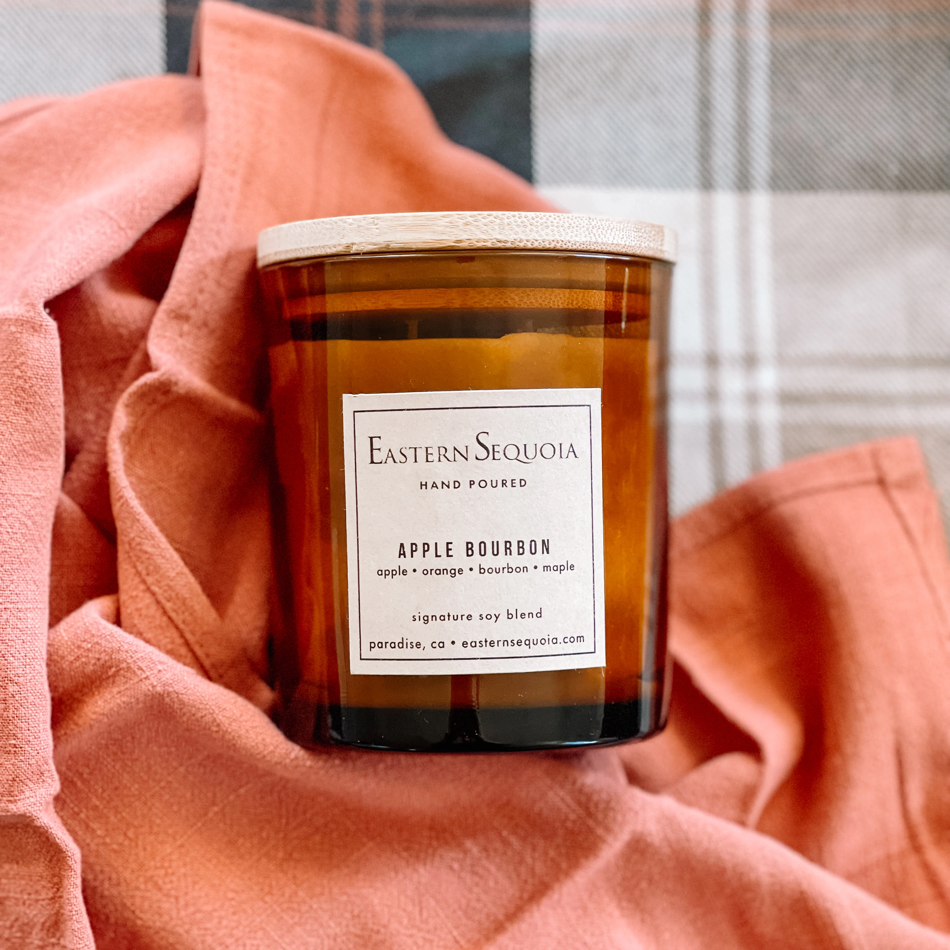 Top-Quality Apple Bourbon Candle 11 oz Selected