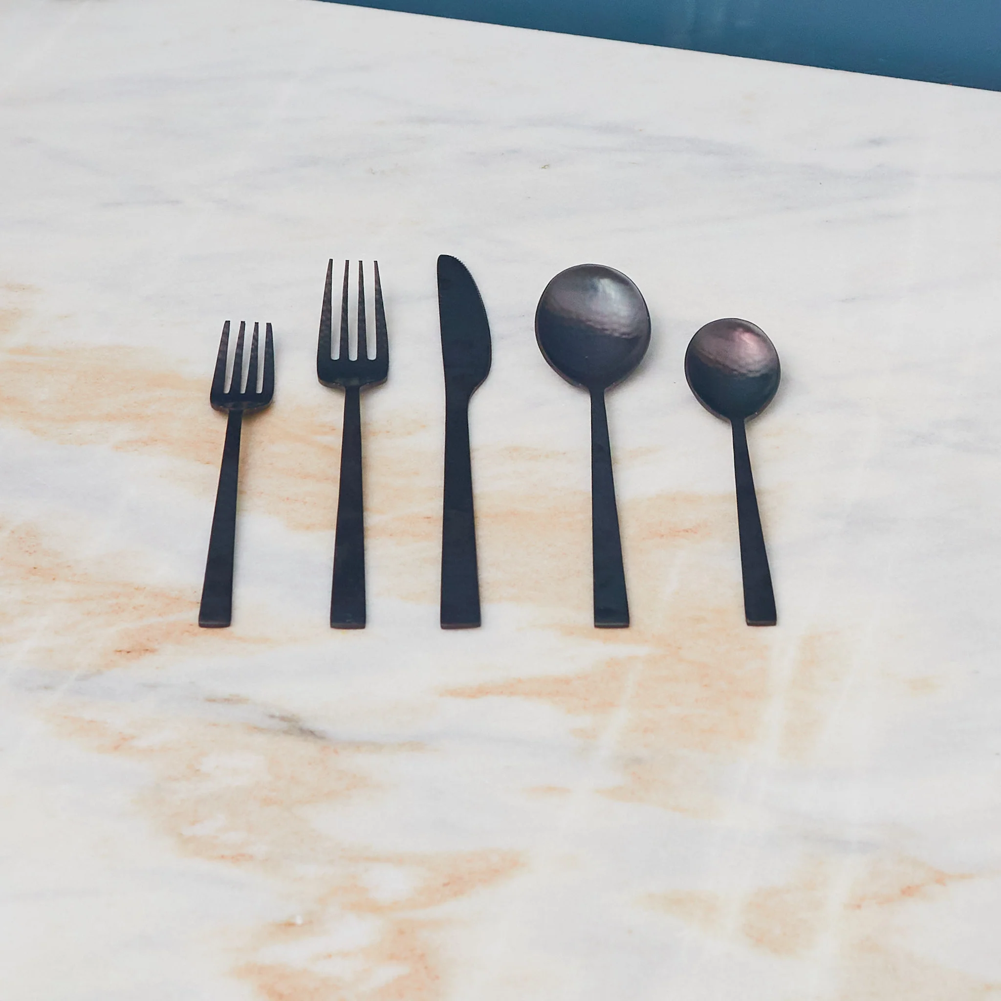 Powerful Hammered Black Flatware Set Consistent