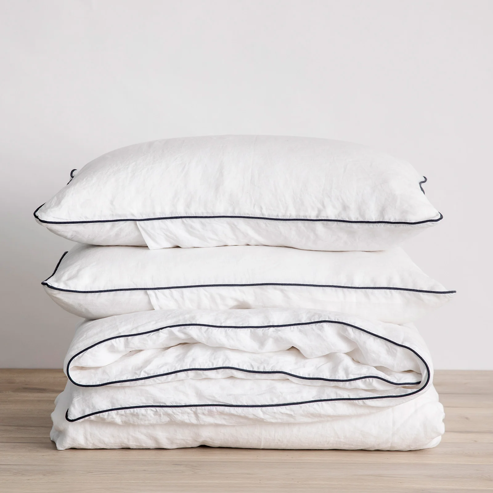 High-Performance Piped Linen Duvet Set White Navy Breathable