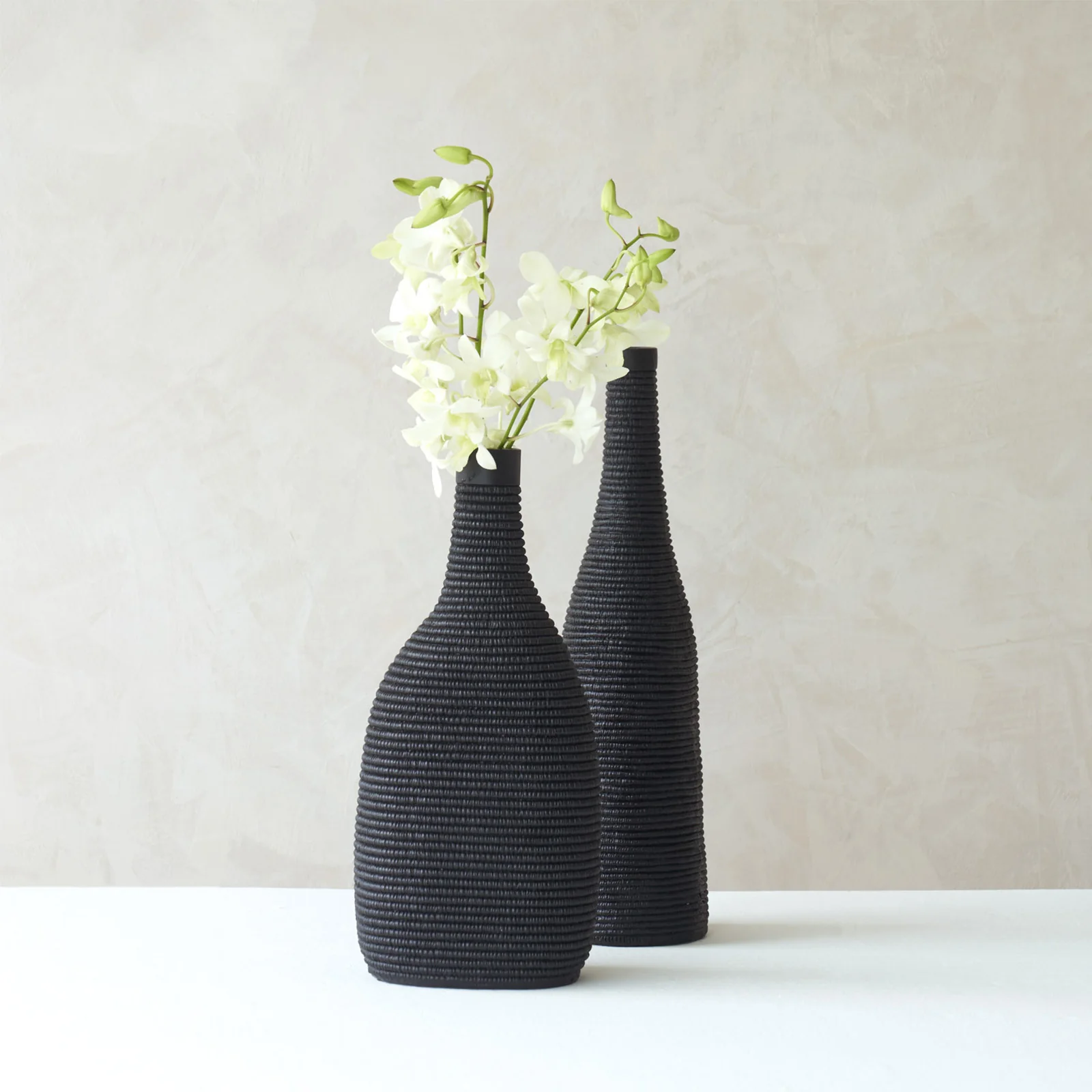 Prestigious Youna Vase Black Classic