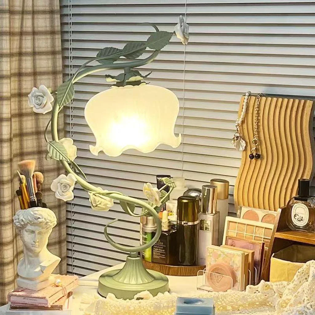 Next-Generation Pastoral Rose Table Lamp 2 colors Practical