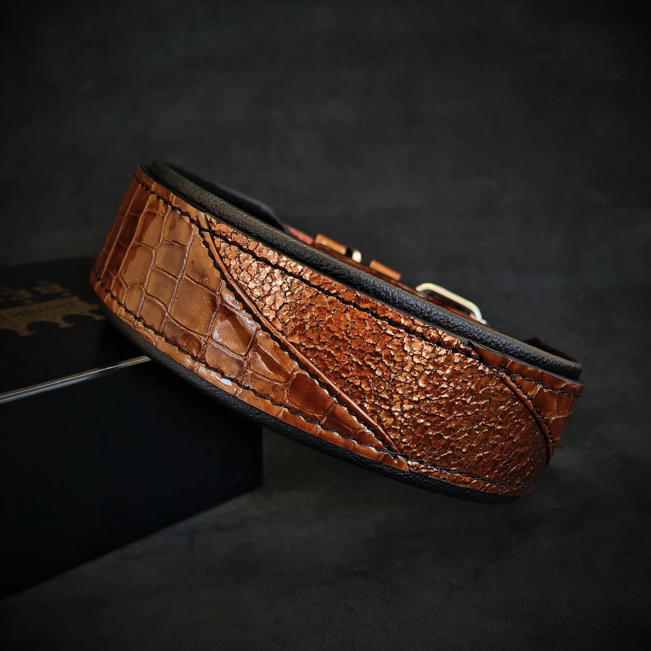 Modern The Korona collar BROWN High-Performance