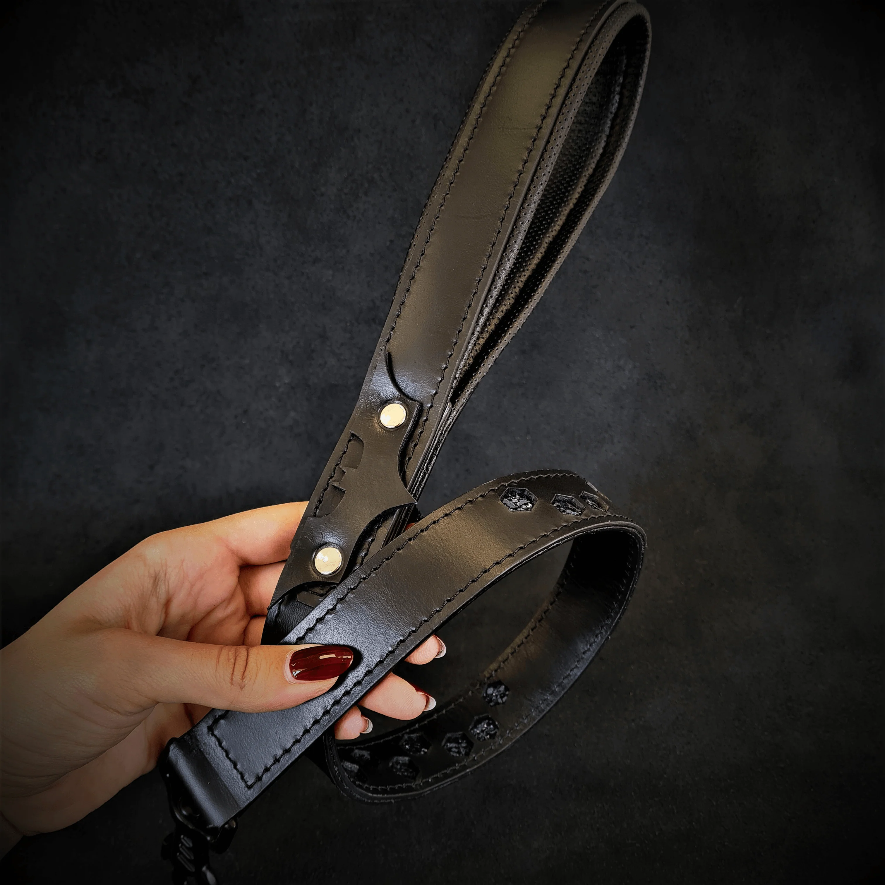Sustainable ''BATMAN'' Leash Modern
