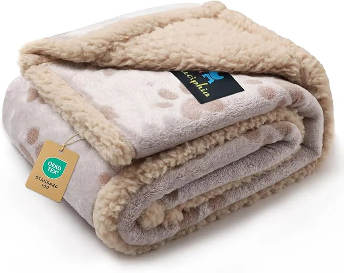 Healthy Luciphia Waterproof Pet Blankets Whith Paw Print High-Performance